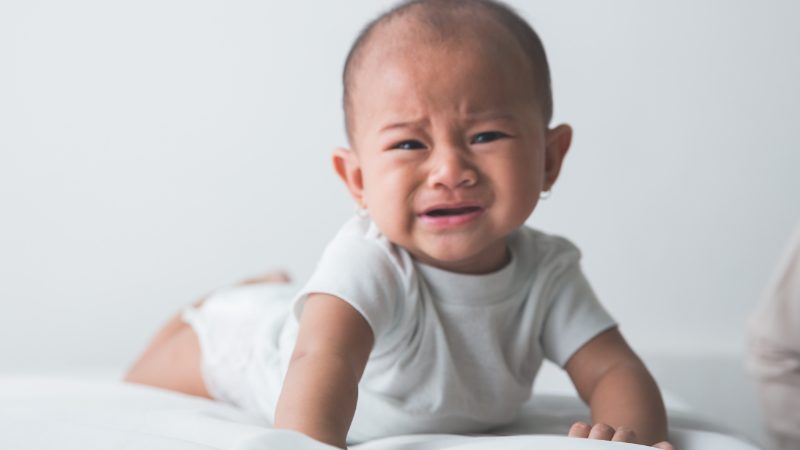 bayi menangis saat terbangun