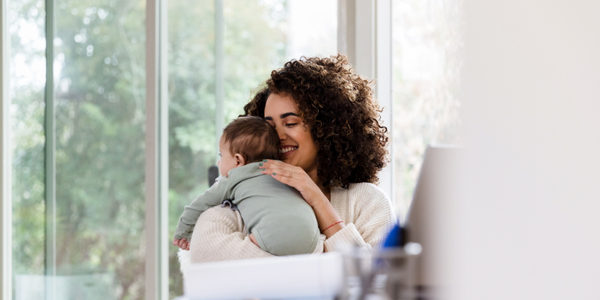 5 Tips Menyusui untuk Working Mom Sebelum Kembali Bekerja