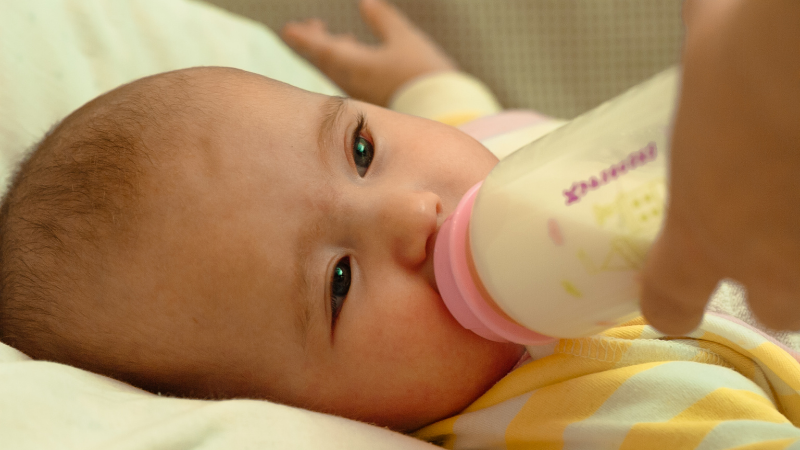 Kapan Bayi Harus Lepas Dot? Kenali Tanda dan Caranya!
