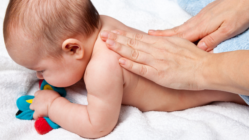 3 Jenis Pijat untuk Tingkatkan Kualitas Tidur Si Kecil, Coba Sekarang!