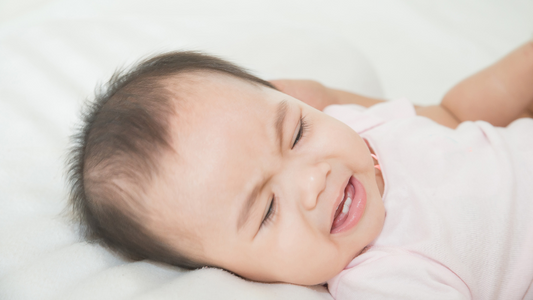 tips agar bayi bisa tidur di tempat baru